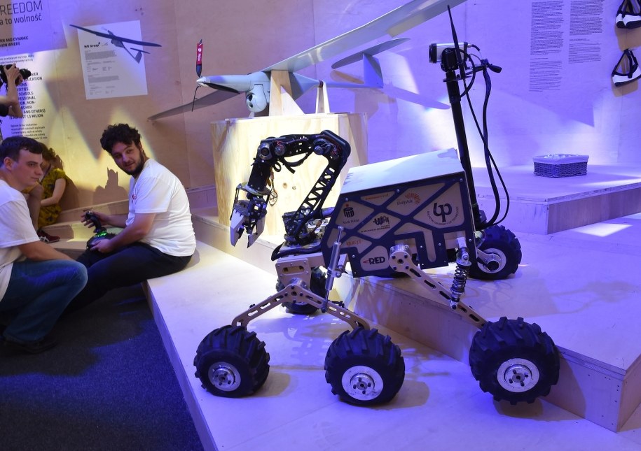 W Pawilonie zobaczyć można najnowsze osiągnięcia polskiej nauki, kultury, gospodarki i rolnictwa. /PAP/Jacek Bednarczyk /PAP