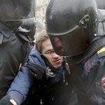 W Petersburgu zatrzymano ponad 100 demonstrantów