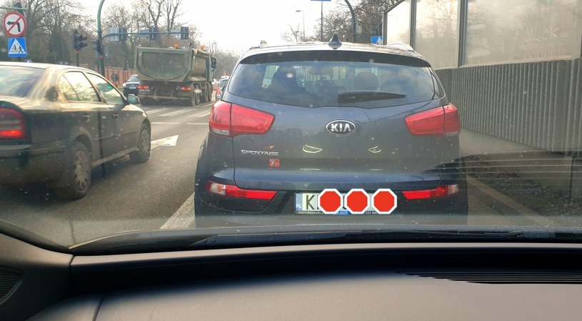 W pewnej chwili drogę zajechał  kierowca kii sportage... /INTERIA.PL