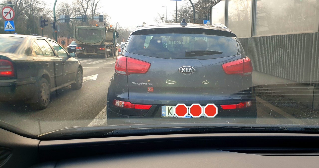 W pewnej chwili drogę zajechał  kierowca kii sportage... /INTERIA.PL