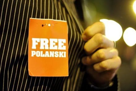 W piątek po południu Roman Polański zostanie przetransportowany do swej posiadłości w Gstaad /AFP