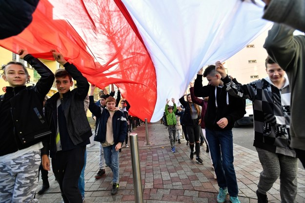 W piątek późnym wieczorem Kalinowski powiedział PAP, że rozmowy wznowiono i "będą zapewne trwały do późnych godzin nocnych" / 	Marcin Bielecki    /PAP