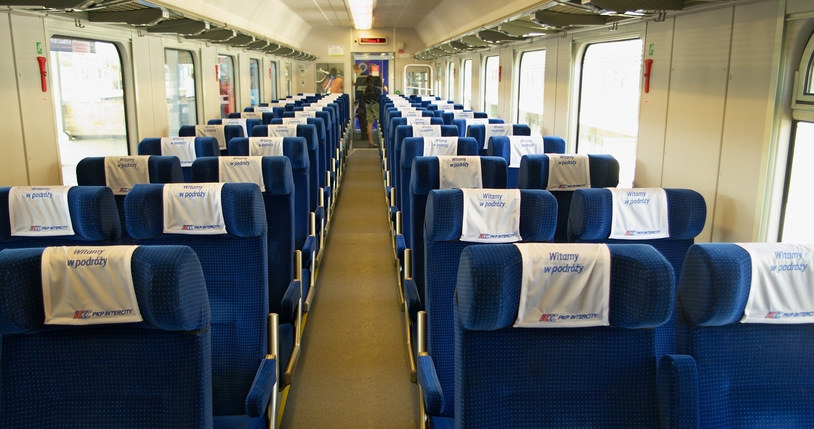 W PKP Intercity można skorzystać z ulg podstawowych i handlowych /123RF/PICSEL