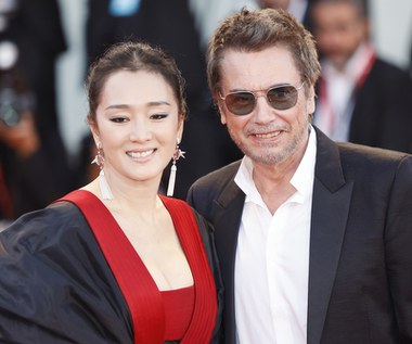 W początkach aktorskiej kariery Li Gong związana była prywatnie z reżyserem Zhangiem Yimou, z którym w latach 1987 -1995 nakręciła sześć filmów. Rok po rozstaniu z artystą chińska aktorka poślubiła pochodzącego z Singapuru magnata przemysłu tytoniowego Ooi Hoe Seonga. Para strzegła swojej prywatności, rzadko pojawiając się publicznie, związek zakończył się rozwodem w 2010 roku po 14 latach małżeństwa.

Od 2019 roku Li Gong jest żoną starszego od siebie o 17 lat francuskiego muzyka i kompozytora Jean-Michela Jarre'a. 