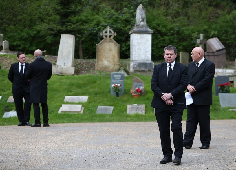 W pogrzebie George'a Michaela brali udział najbliżsi z rodziny i przyjaciele wokalisty /fot. Neil Hall/REUTERS /Agencja FORUM