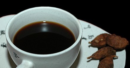 W pojedynku między kawą a herbatą padł remis /MWMedia