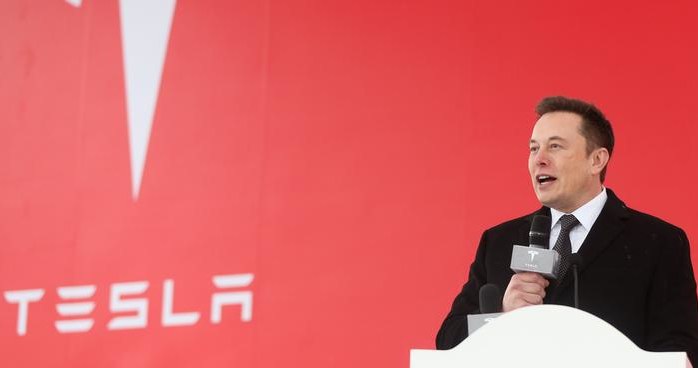 W połowie listopada szef Tesli Elon Musk ogłosił, że w pobliżu niemieckiej stolicy powstanie pierwsza europejska fabryka koncernu /Deutsche Welle