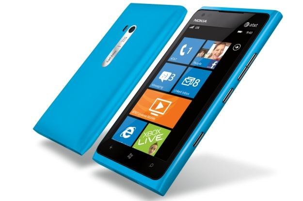 W połowie maja Nokia Lumia 900 zawita na europejskie półki sklepowe /materiały prasowe