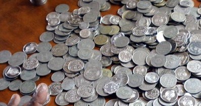 W Polsce 155 tys. 265 sztuk falsyfikatów monet o nominale 5 zł /AFP