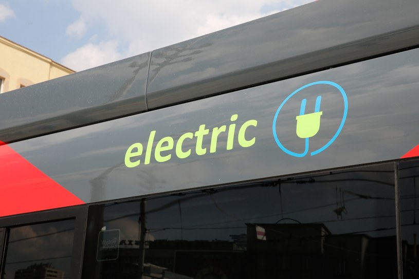 W Polsce będzie rosła liczba autobusów elektrycznych /Tomasz Kawka /East News