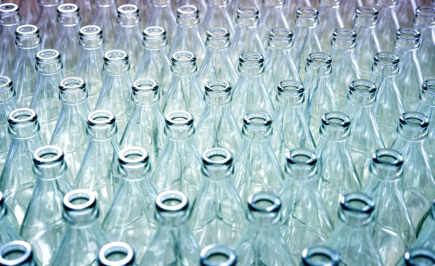 W Polsce będzie system kaucyjny. Obejmie butelki i puszki