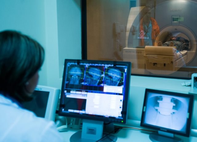 W Polsce brakuje nie tylko onkologów /Grzegorz Michałowski /PAP