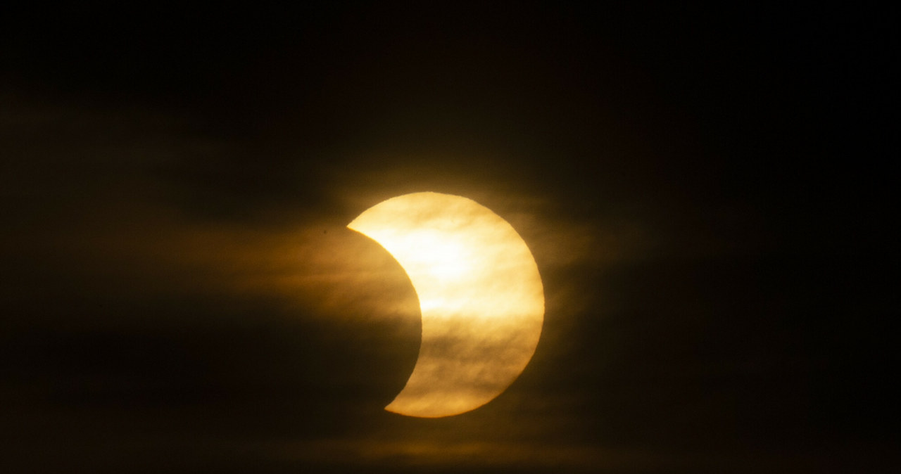 W Polsce do 2135 roku będzie można obserwować wyłącznie częściowe zaćmienia Słońca. /Kena Betancur/ AFP /East News