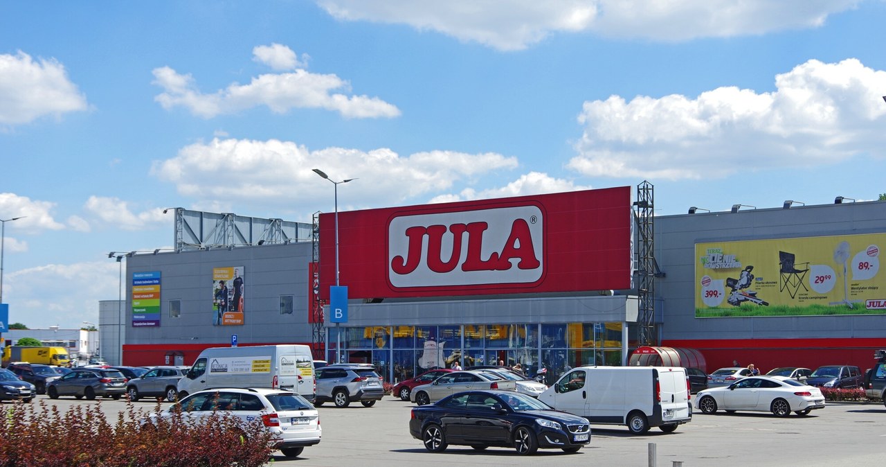 W Polsce działa 20 sklepów Jula. Jeden z nich, w Kielcach, niebawem zostanie zamknięty /Marek Bazak /East News