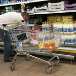 W Polsce na mleku nie da się zarobić. Sieci handlowe wymuszają niskie ceny na producentach