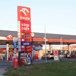 W Polsce przybywa stacji paliw i ładowarek