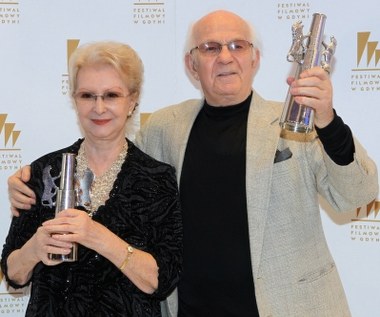 W poniedziałek, 14 września, rozpoczął się jubileuszowy 40. Festiwal Filmowy w Gdyni. Na gali otwarcia, na której obecna była znaczna większość spośród żyjących laureatów imprezy, wręczono nagrodę specjalną - Diamentowe Lwy.

Plebiscyt Diamentowe Lwy miał na celu wyłonienie spośród dotychczasowych laureatów Festiwalu Filmowego w Gdyni ulubieńców publiczności, w czterech kategoriach: najlepszy film, najlepszy aktor, najlepsza aktorka i najlepsza muzyka.

W finałowym etapie widzowie mogli głosować na troje nominowanych w każdej ze wspomnianych kategorii.


 