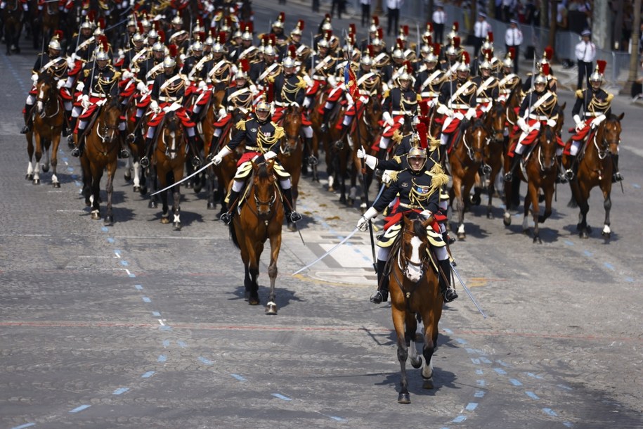 W poniedziałek Francuzi obchodzili Dzień Bastylii; ulicami Paryża przeszła uroczysta parada wojskowa /MOHAMMED BADRA /PAP/EPA
