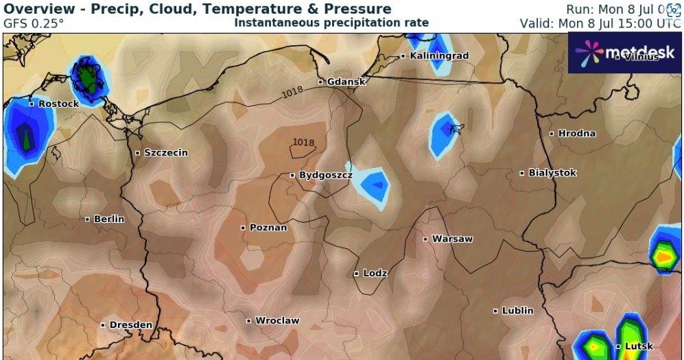 Severe storms and heavy rains are expected in the south on Monday, with hail at times /wxcharts/