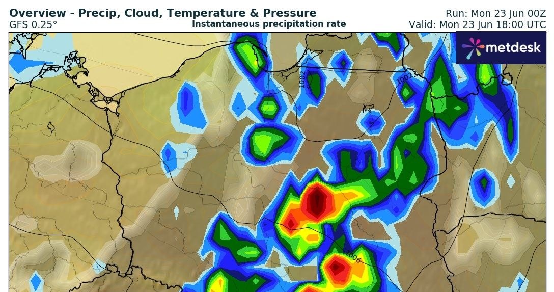 W poniedziałek silnych burz trzeba się spodziewać w całym kraju. Miejscami na południu mogą sprowadzić nawet trąby powietrzne /wxcharts /