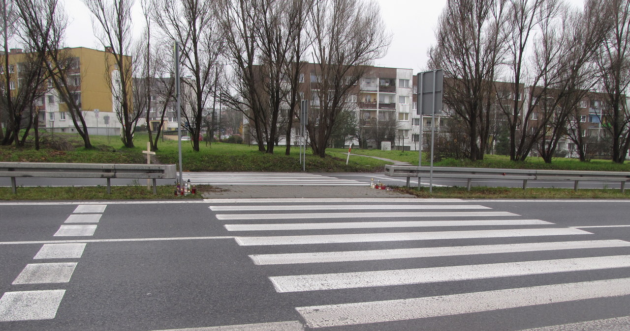 W poniedziałek w Mikołowie samochód śmiertelnie potrącił na przejściu dla pieszych dwie nastolatki /RMF FM