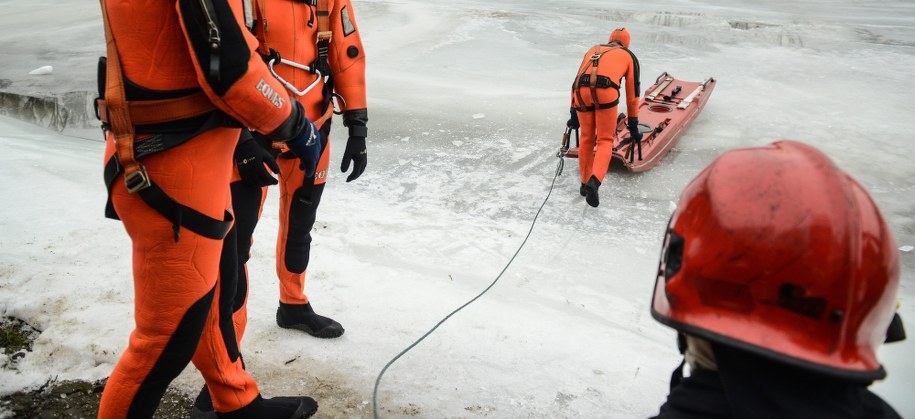 Tragedia na jeziorze. Wznawiają poszukiwania wędkarzy