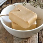 W PRL-u było w każdej łazience. Mało kto pamięta, że pomaga na wypryski, rany i obrzęki