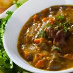 W PRL-u były przysmakiem, dziś mało kto gotuje. Mają dużo białka, a gulasz wychodzi mistrzowski