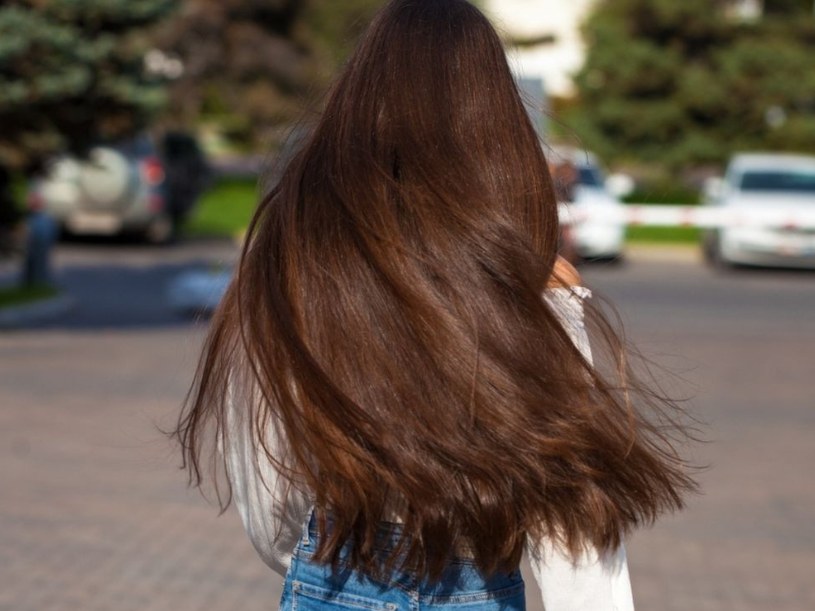 W PRL-u każda kobieta nakładała je na włosy. Były gęste i lśniące