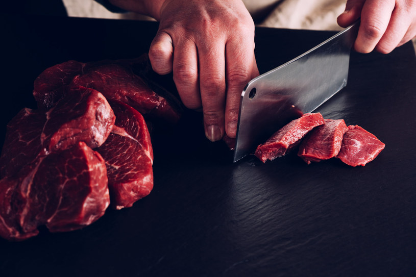 W profilaktyce nowotworowej niezwykle ważne jest ograniczenie spożycia czerwonego mięsa /123RF/PICSEL
