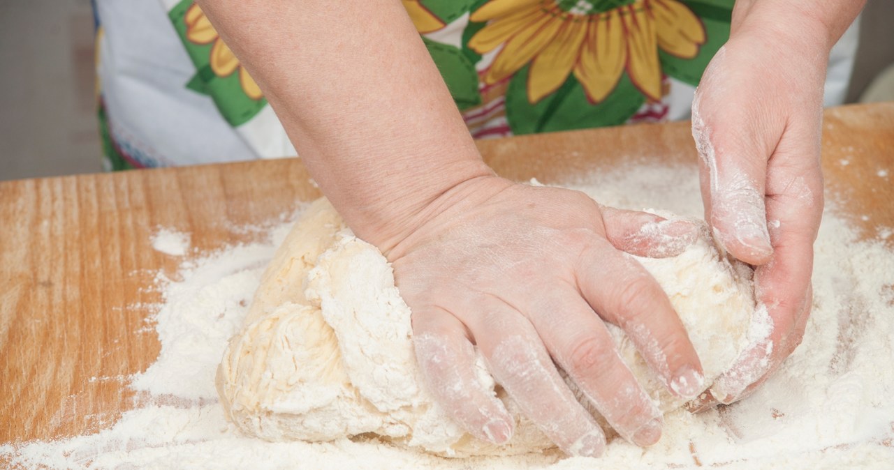 W przypadku mąki bezglutenowej pierogi można zrobić z mąki gryczanej. /123RF/PICSEL