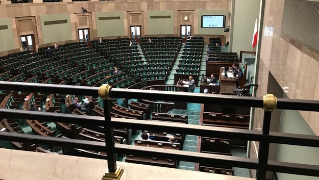 Będzie nieplanowane posiedzenie Sejmu. Cel - poprawki do wcześniejszych decyzji