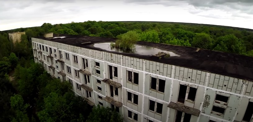 W Pstrążu znajduje się wiele zrujnowanych budynków /Tajne radzieckie miasto w Polsce - Pstrąże - Urbex History /YouTube