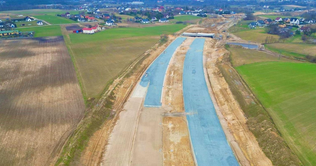 W ramach budowy fragmentu Obwodnicy Metropolii Trójmiejskiej tworzona jest również blisko siedmiokilometrowa obwodnica Żukowa. /GDDKiA