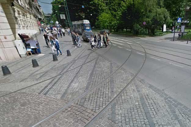 W ramach przebudowy ulic Dunajewskiego i Basztowej wymienione zostaną torowiska, trakcja tramwajowa, oświetlenie i cała infrastruktura podziemna /fot. Google Street View /Informacja prasowa