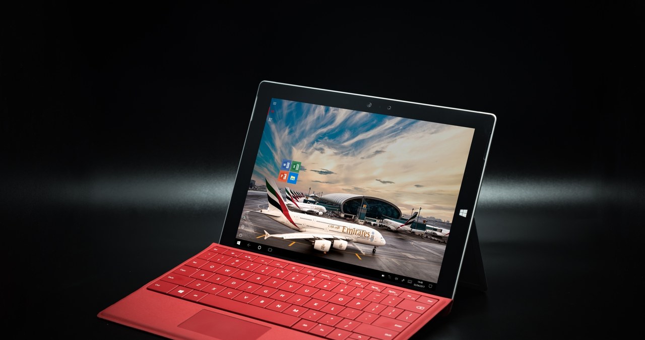 W ramach usługi klienci premium mają do dyspozycji tablety Microsoft Surface z pakietem Microsoft Office 2016 /materiały prasowe