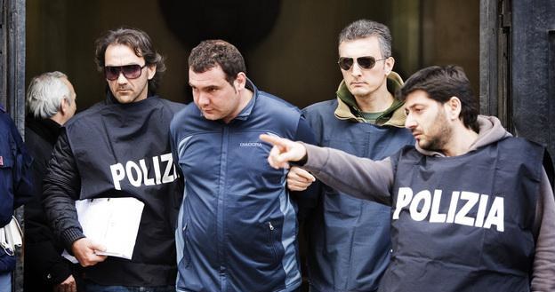 W ramach walki z nielegalnymi operacjami finansowymi aresztowano we Włoszech 701 osób /AFP
