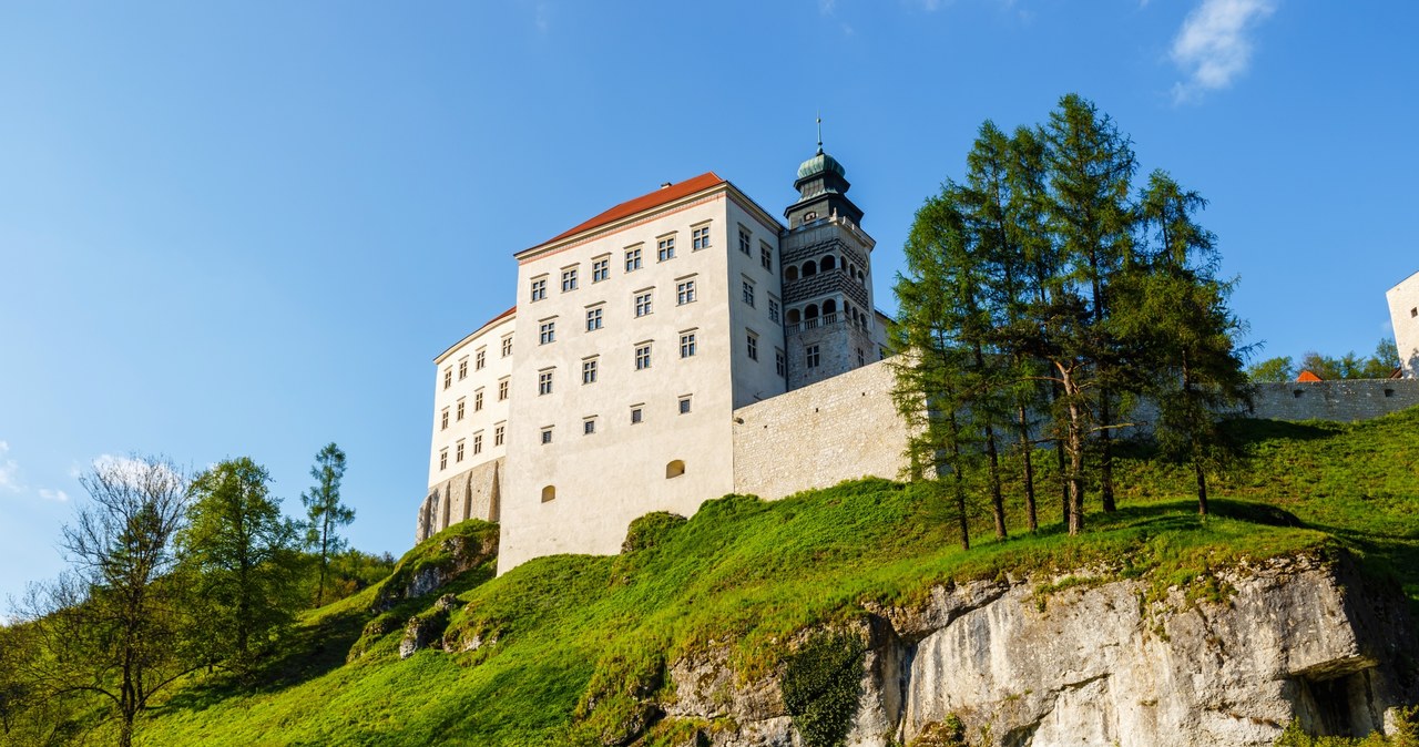 W renesansie w dawnych wieżach obronnych wykuto balkony, a tarasy bastionów zamieniono w przepiękne ogrody /123RF/PICSEL