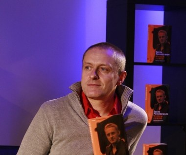 W roku 2005 roku, jako jeden z pierwszych w polskim show-biznesie, wyznał oficjalnie na łamach prasy, że jest gejem. W 2010 roku ukazała się jego biografia "Wyjście z cienia".