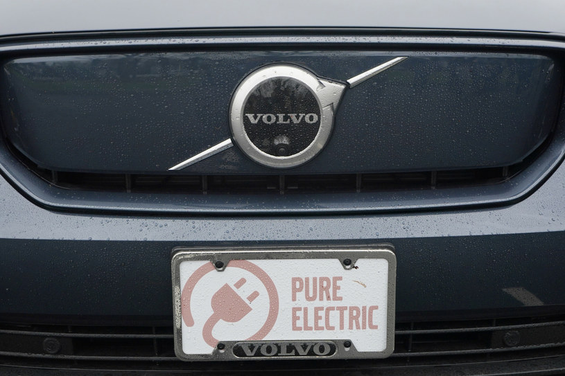 W roku 2030 Volvo chce produkować tylko samochody elektryczne. W tym celu stawia nową fabrykę /AP/Associated Press/East News /East News