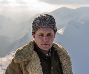 W rolach głównych tej kosztującej ponad 16 milionów złotych produkcji wystąpili m.in.  Jakub Gierszał, Filip Pławiak, Julian Świeżewski, Sandra Drzymalska i Adam Woronowicz.