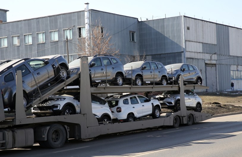 W Rosji Renault produkowało m.in. Dustera. Ale to już przeszłość, nowych dostaw samochodów nie będzie /Getty Images