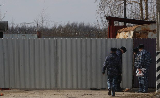 W Rosji zapadł skandaliczny wyrok. Dziennikarze skazani za związki z Nawalnym