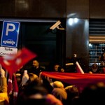 W Rotterdamie rośnie napięcie. "Turcy jeżdżą samochodami, wymachując tureckimi flagami"