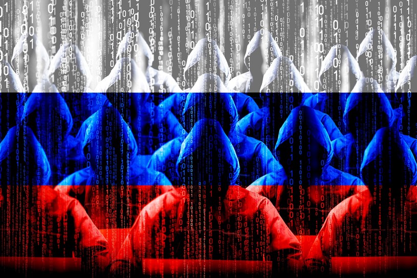 W rozwoju rosyjskiej dezinformacji nt. wojny w Ukrainie pomagała tzw. "farma trolli" czyli Agencja Badań Internetowych w Sankt Petersburgu. Obecnie została zamknięta, jednak jej doświadczenia m.in. z aktywności podczas wyborów prezydenckich w USA z 2016 roku pozwoliły stworzyć cały system operacyjny rosyjskiej propagandy w sieci