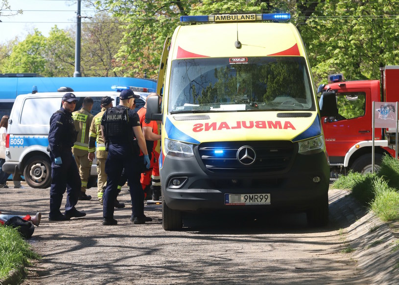 W Rudnikach pod Częstochową 71-latka wpadła pod własne auto. Kobiety nie udało się uratować / zdjęcie ilustracyjne /JAROSŁAW JAKUBCZAK/POLSKA PRESS /Agencja SE/East News