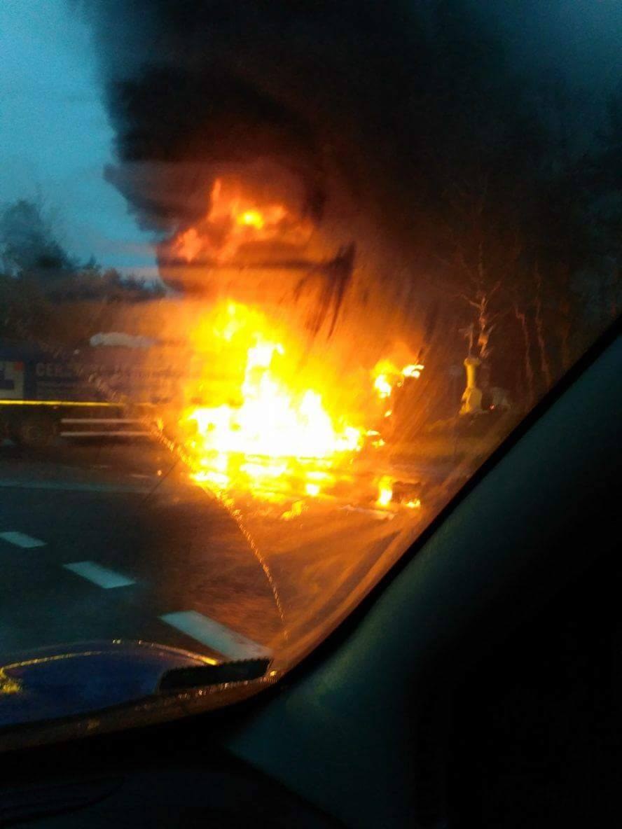 W Rudzie Malenieckiej zderzyły się dwie ciężarówki /Emil /Gorąca Linia RMF FM