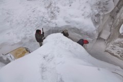 W Rumunii śniegu po dachy domów