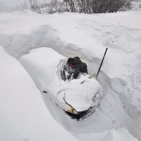 W Rumunii śniegu po dachy domów