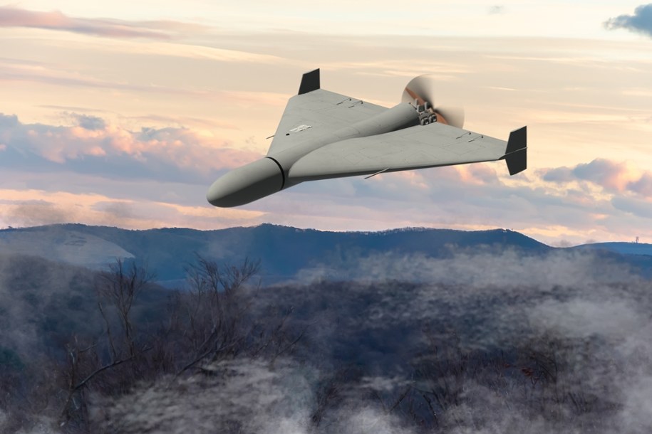 Pierwszy taki incydent w kraju NATO. Dron spadł na budynek